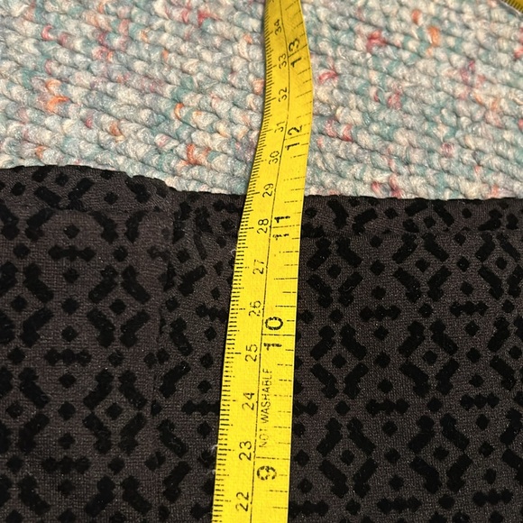 NWT Ladies size Medium “Very Black”textured Pants - Picture 9 of 11